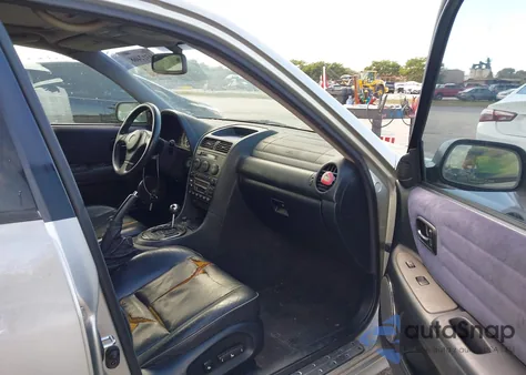 2002 Lexus Is 300 z USA, uszkodzony, nr VIN JTHBD192820061895